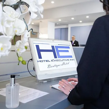 Executive Boutique فندق برينديسي